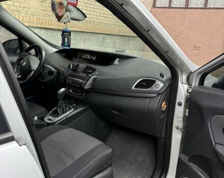 Сірий Рено Сценік III, об'ємом двигуна 1.5 л та пробігом 220 тис. км за 8500 $, фото 3 на Automoto.ua