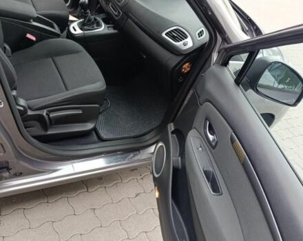 Серый Рено Сценик III, объемом двигателя 1.9 л и пробегом 300 тыс. км за 7000 $, фото 15 на Automoto.ua