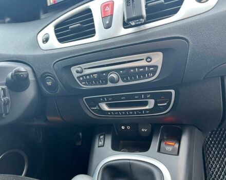 Серый Рено Сценик III, объемом двигателя 1.9 л и пробегом 260 тыс. км за 6550 $, фото 6 на Automoto.ua