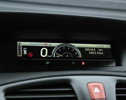 Серый Рено Сценик III, объемом двигателя 1.6 л и пробегом 206 тыс. км за 6999 $, фото 9 на Automoto.ua