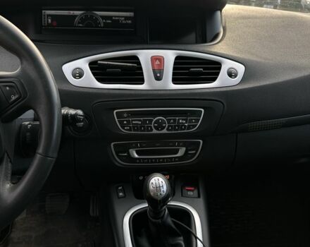 Серый Рено Сценик III, объемом двигателя 1.5 л и пробегом 203 тыс. км за 5700 $, фото 6 на Automoto.ua