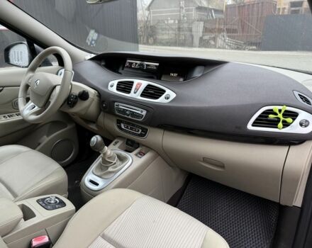 Серый Рено Сценик III, объемом двигателя 1.5 л и пробегом 208 тыс. км за 5700 $, фото 5 на Automoto.ua