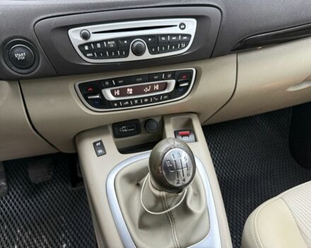 Серый Рено Сценик III, объемом двигателя 1.5 л и пробегом 208 тыс. км за 5700 $, фото 11 на Automoto.ua