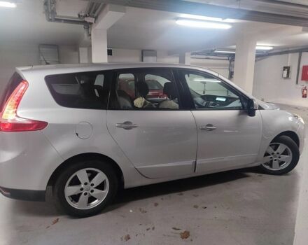 Серый Рено Сценик III, объемом двигателя 1.5 л и пробегом 260 тыс. км за 7000 $, фото 9 на Automoto.ua