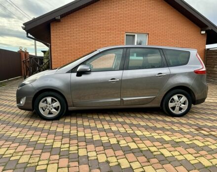 Серый Рено Сценик III, объемом двигателя 1.5 л и пробегом 245 тыс. км за 6300 $, фото 4 на Automoto.ua