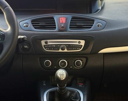 Серый Рено Сценик III, объемом двигателя 1.5 л и пробегом 278 тыс. км за 7900 $, фото 10 на Automoto.ua