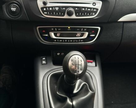 Серый Рено Сценик III, объемом двигателя 1.6 л и пробегом 269 тыс. км за 6900 $, фото 11 на Automoto.ua