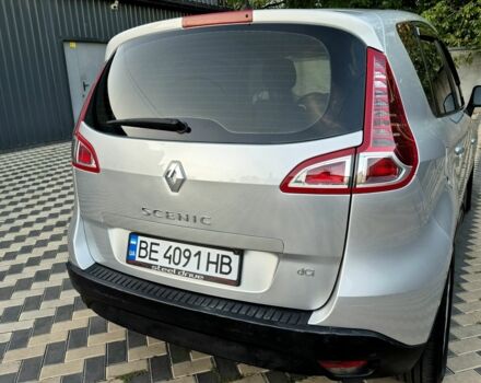 Рено Сценик III 2010 в Николаеве на Automoto.ua Серый Рено Сценик III, объемом двигателя 1.5 л и пробегом 257 тыс. км за 6600 $, фото 4 на Automoto.ua