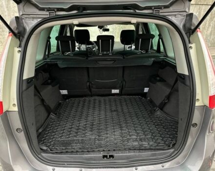 Серый Рено Сценик III, объемом двигателя 1.9 л и пробегом 230 тыс. км за 7100 $, фото 3 на Automoto.ua