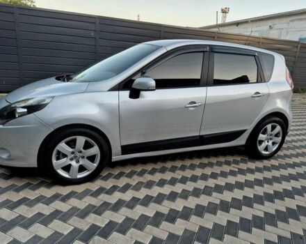 Рено Сценик III 2010 в Николаеве на Automoto.ua Серый Рено Сценик III, объемом двигателя 1.5 л и пробегом 257 тыс. км за 6600 $, фото 3 на Automoto.ua