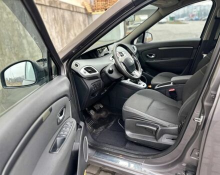 Серый Рено Сценик III, объемом двигателя 1.9 л и пробегом 230 тыс. км за 7100 $, фото 4 на Automoto.ua