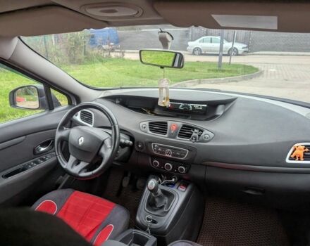 Серый Рено Сценик III, объемом двигателя 0 л и пробегом 264 тыс. км за 7000 $, фото 5 на Automoto.ua