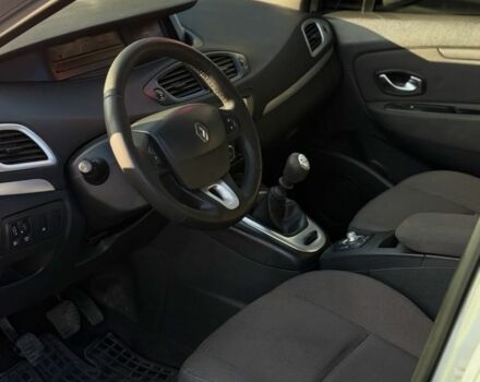 Серый Рено Сценик III, объемом двигателя 1.5 л и пробегом 278 тыс. км за 7900 $, фото 8 на Automoto.ua