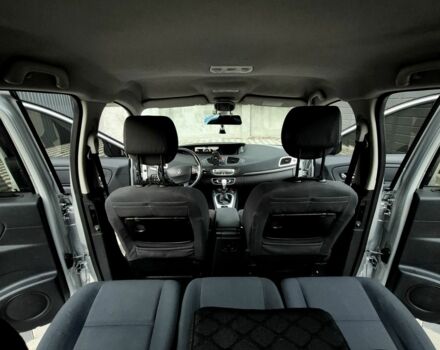 Рено Сценик III 2010 в Николаеве на Automoto.ua Серый Рено Сценик III, объемом двигателя 1.5 л и пробегом 257 тыс. км за 6600 $, фото 6 на Automoto.ua