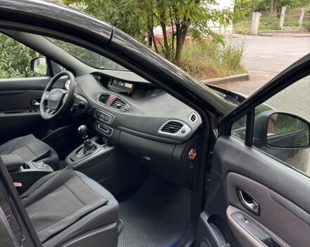 Серый Рено Сценик III, объемом двигателя 1.5 л и пробегом 270 тыс. км за 5500 $, фото 7 на Automoto.ua