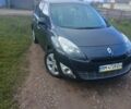 Серый Рено Сценик III, объемом двигателя 1.5 л и пробегом 245 тыс. км за 7800 $, фото 2 на Automoto.ua