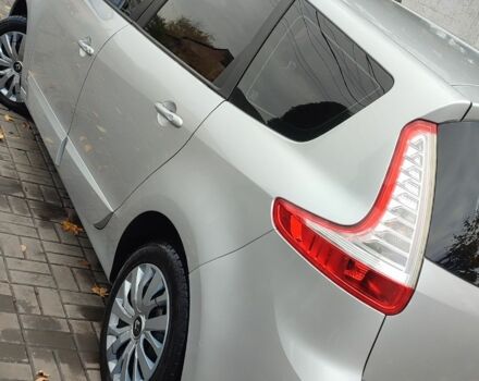 Сірий Рено Сценік III, об'ємом двигуна 1.5 л та пробігом 3 тис. км за 8500 $, фото 6 на Automoto.ua