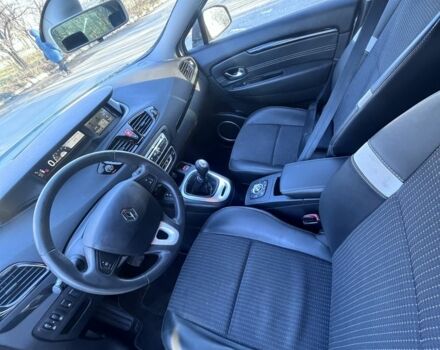 Сірий Рено Сценік III, об'ємом двигуна 1.9 л та пробігом 262 тис. км за 3999 $, фото 9 на Automoto.ua