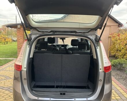 Серый Рено Сценик III, объемом двигателя 1.5 л и пробегом 261 тыс. км за 7000 $, фото 7 на Automoto.ua