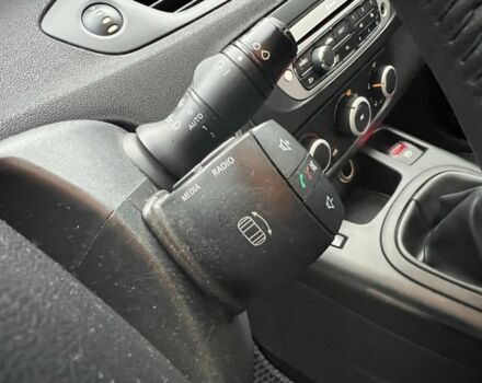 Серый Рено Сценик III, объемом двигателя 1.5 л и пробегом 250 тыс. км за 7700 $, фото 11 на Automoto.ua