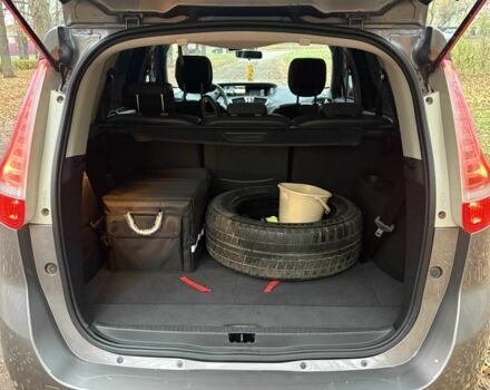 Серый Рено Сценик III, объемом двигателя 1.4 л и пробегом 196 тыс. км за 8000 $, фото 11 на Automoto.ua