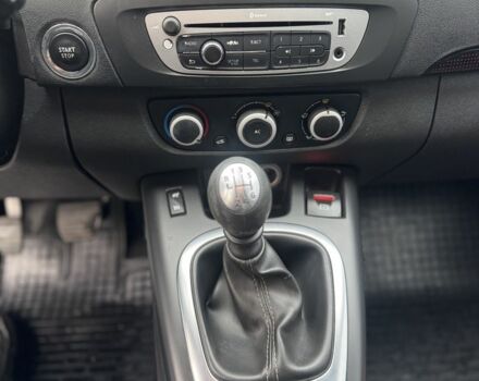 Сірий Рено Сценік III, об'ємом двигуна 1.5 л та пробігом 257 тис. км за 7400 $, фото 13 на Automoto.ua