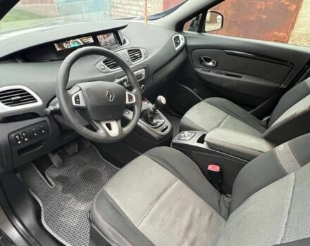 Серый Рено Сценик III, объемом двигателя 1.5 л и пробегом 250 тыс. км за 7700 $, фото 8 на Automoto.ua