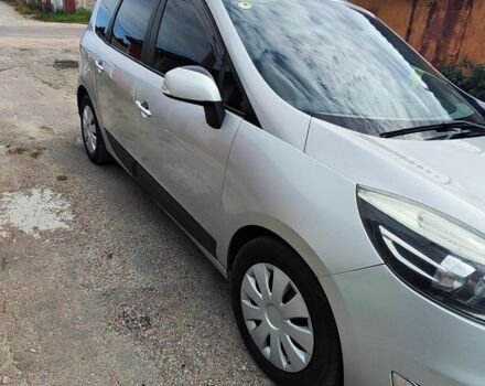 Серый Рено Сценик III, объемом двигателя 1.5 л и пробегом 295 тыс. км за 7500 $, фото 5 на Automoto.ua