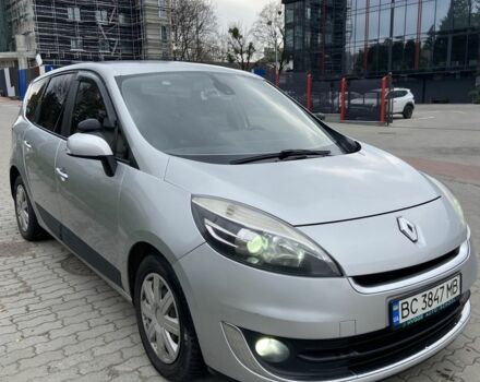 Серый Рено Сценик III, объемом двигателя 1.5 л и пробегом 374 тыс. км за 7300 $, фото 4 на Automoto.ua