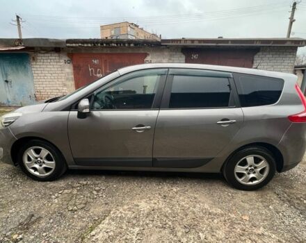 Серый Рено Сценик III, объемом двигателя 1.5 л и пробегом 250 тыс. км за 7700 $, фото 4 на Automoto.ua