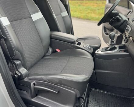 Сірий Рено Сценік III, об'ємом двигуна 1.5 л та пробігом 257 тис. км за 7400 $, фото 15 на Automoto.ua