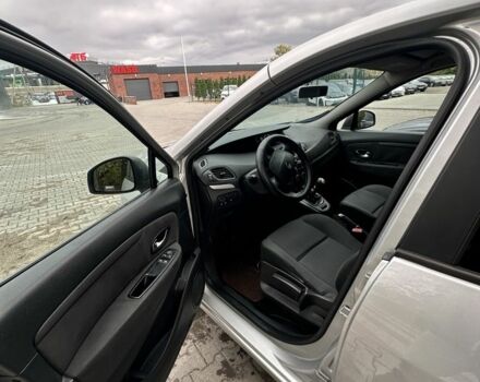 Рено Сценик III 2012 в Хмельницком на Automoto.ua Серый Рено Сценик III, объемом двигателя 1.5 л и пробегом 237 тыс. км за 7000 $, фото 4 на Automoto.ua