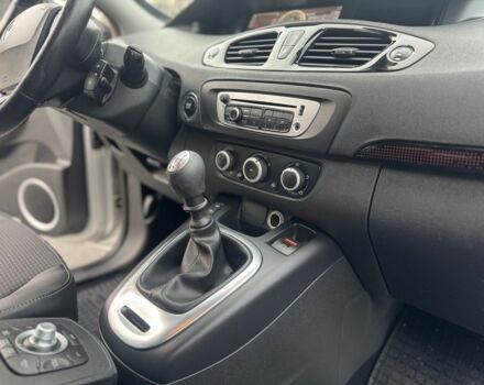 Сірий Рено Сценік III, об'ємом двигуна 1.5 л та пробігом 257 тис. км за 7400 $, фото 16 на Automoto.ua