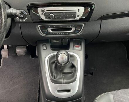 Серый Рено Сценик III, объемом двигателя 1.5 л и пробегом 230 тыс. км за 9000 $, фото 12 на Automoto.ua