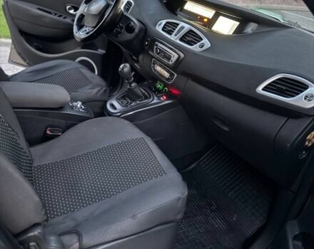 Серый Рено Сценик III, объемом двигателя 1.5 л и пробегом 300 тыс. км за 6000 $, фото 7 на Automoto.ua