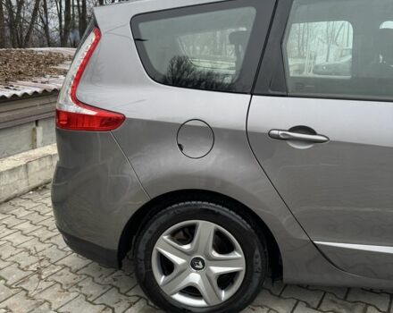 Сірий Рено Сценік III, об'ємом двигуна 1.6 л та пробігом 251 тис. км за 9299 $, фото 5 на Automoto.ua