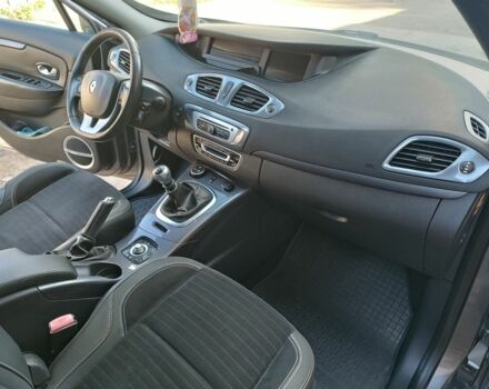 Серый Рено Сценик III, объемом двигателя 1.6 л и пробегом 190 тыс. км за 9900 $, фото 18 на Automoto.ua