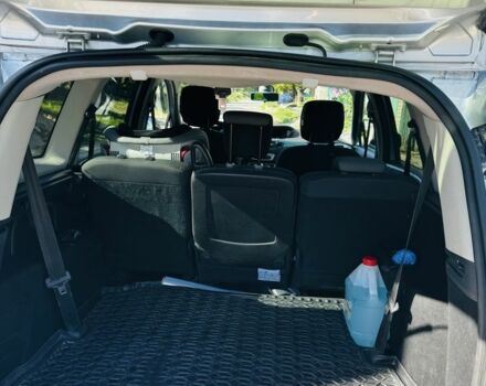 Серый Рено Сценик III, объемом двигателя 1.5 л и пробегом 269 тыс. км за 8500 $, фото 5 на Automoto.ua