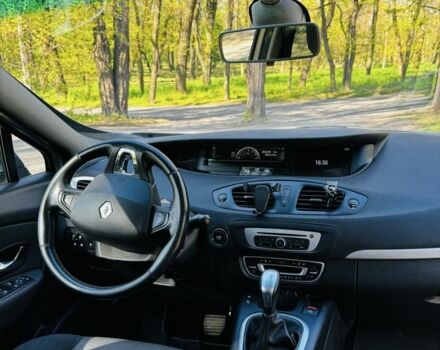 Серый Рено Сценик III, объемом двигателя 1.5 л и пробегом 269 тыс. км за 8500 $, фото 1 на Automoto.ua