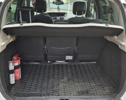 Сірий Рено Сценік III, об'ємом двигуна 1.6 л та пробігом 205 тис. км за 9200 $, фото 6 на Automoto.ua