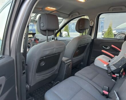 Сірий Рено Сценік III, об'ємом двигуна 1.46 л та пробігом 160 тис. км за 6300 $, фото 9 на Automoto.ua