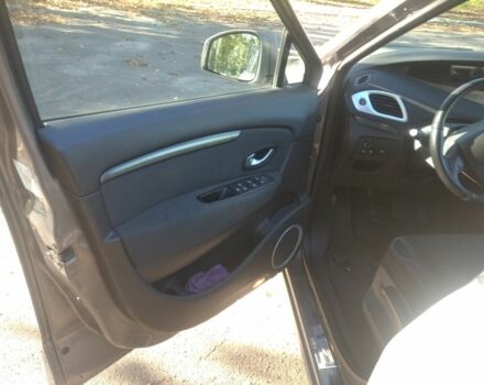 Серый Рено Сценик III, объемом двигателя 1.9 л и пробегом 294 тыс. км за 6500 $, фото 6 на Automoto.ua