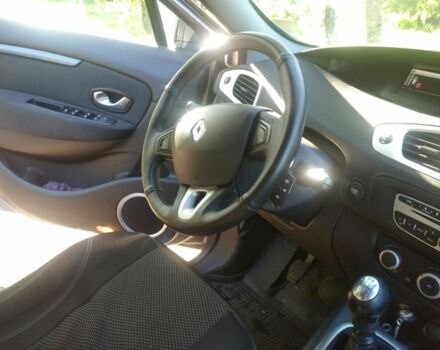 Серый Рено Сценик III, объемом двигателя 1.9 л и пробегом 294 тыс. км за 6500 $, фото 3 на Automoto.ua