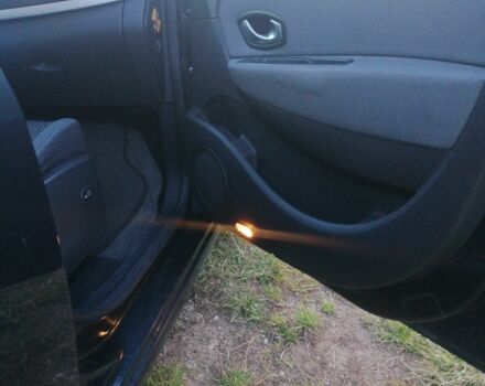 Серый Рено Сценик III, объемом двигателя 1.6 л и пробегом 295 тыс. км за 6800 $, фото 7 на Automoto.ua