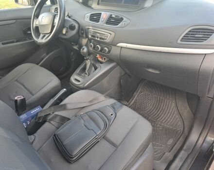 Серый Рено Сценик III, объемом двигателя 1.5 л и пробегом 286 тыс. км за 6400 $, фото 4 на Automoto.ua