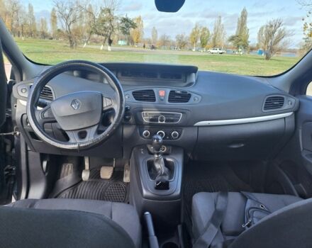 Серый Рено Сценик III, объемом двигателя 1.5 л и пробегом 286 тыс. км за 6400 $, фото 10 на Automoto.ua