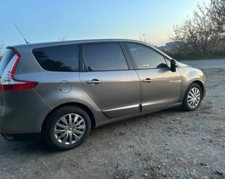 Рено Сценік III 2011 у Изяслве на Automoto.ua Сірий Рено Сценік III, об'ємом двигуна 1.5 л та пробігом 285 тис. км за 6700 $, фото 3 на Automoto.ua