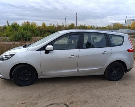 Рено Сценик III 2013 в Черкассах на Automoto.ua Серый Рено Сценик III, объемом двигателя 1.5 л и пробегом 253 тыс. км за 8400 $, фото 5 на Automoto.ua