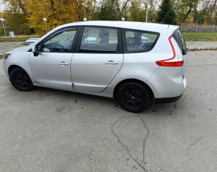 Рено Сценик III 2013 в Черкассах на Automoto.ua Серый Рено Сценик III, объемом двигателя 1.5 л и пробегом 253 тыс. км за 8400 $, фото 4 на Automoto.ua