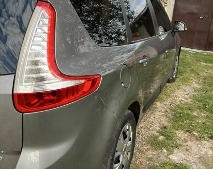 Серый Рено Сценик III, объемом двигателя 1.5 л и пробегом 233 тыс. км за 7000 $, фото 6 на Automoto.ua